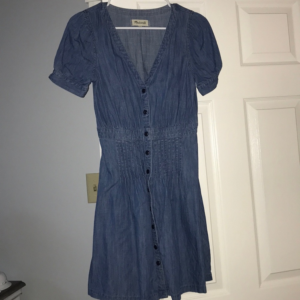 A cute dress